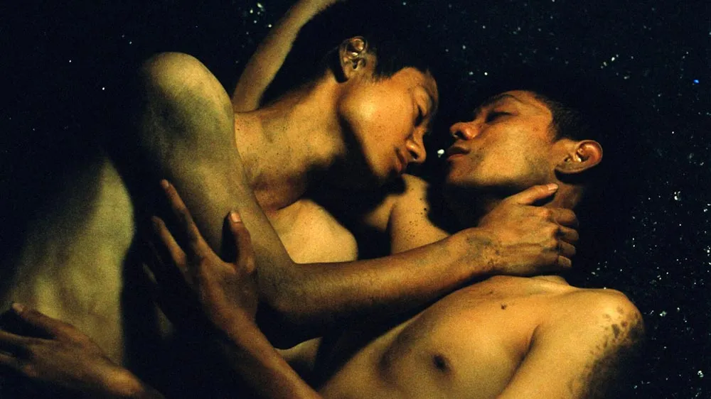 Review: Sensual, Ethereal Queer Film 'Viet and Nam' Tenderly Explores Love and a Painful Past
