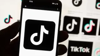 Trump Says He’ll Keep Extending Tiktok Shutdown Deadline