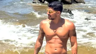 Making Many Pit Stops in This Drag Race for Marcelo Cravo