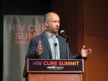 Combination immunotherapy may help T cells fight HIV